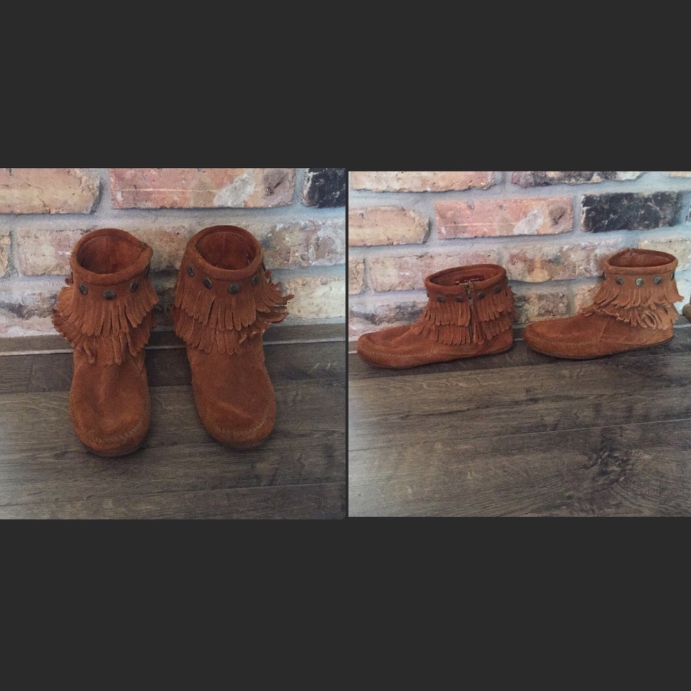 SOLD! Ankle Fringe Minnetonka Moccasins